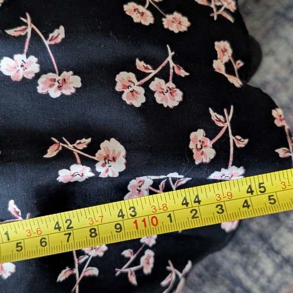 Vintage 90s Black Floral Dress Shoulder Pads Ruffle Slit Button Detail Sz 2 - Picture 13 of 14